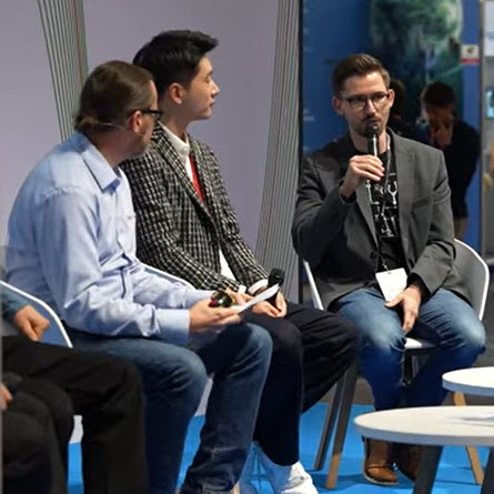 Panel Host